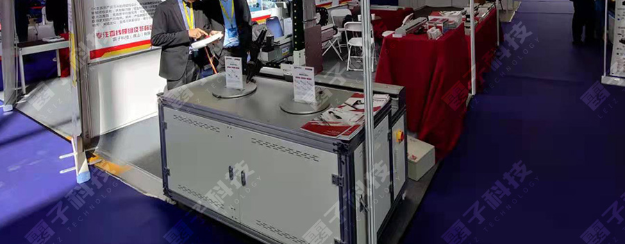 雷子科技展會上的五軸激光焊機 雷子科技展會上的五軸激光焊機